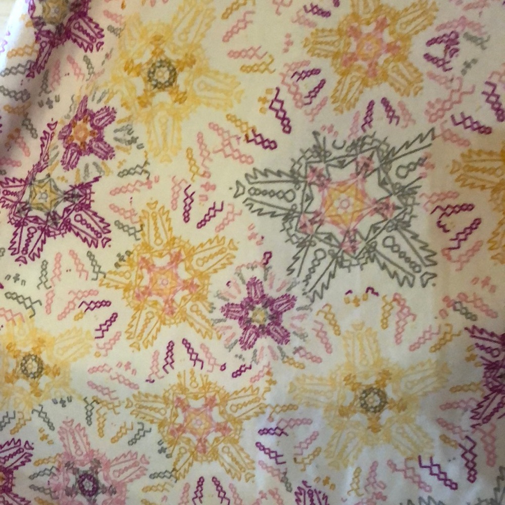 NWOT Snowflake Print Irma